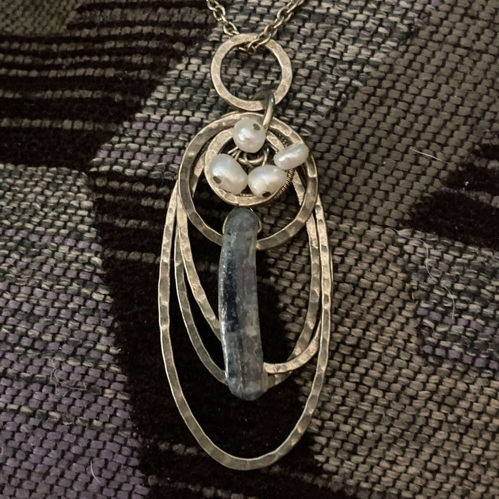 COLDWATER CREEK Silver Tone Natural Stone Pendant Necklace